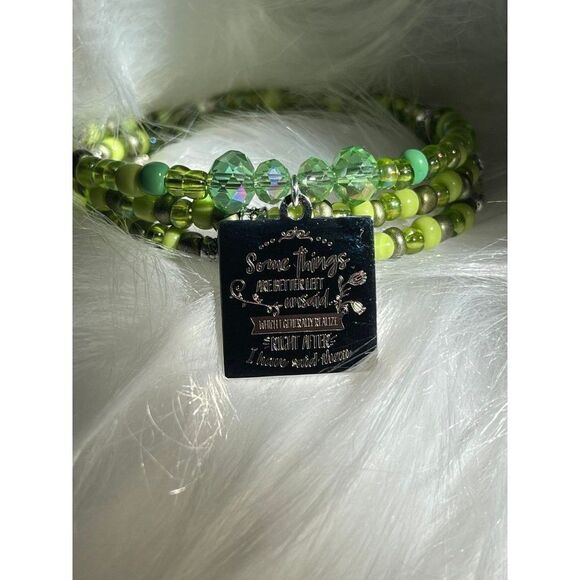 Handmade green beaded wrap bracelet/ gift for unisex/ memory wire bracelet/ - Picture 5 of 6